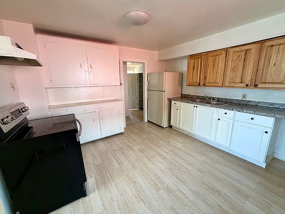 4th image of 614 N 4th Ave