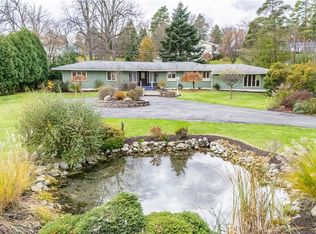 1 White Springs Cir, Geneva, NY 14456