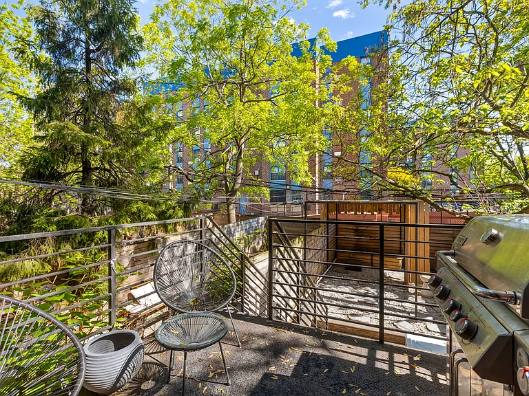 586 Quincy St #1B — Photo 19