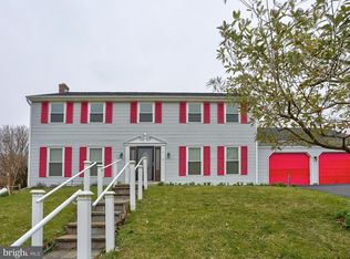 6 Blackberry Ln, Ephrata, PA 17522