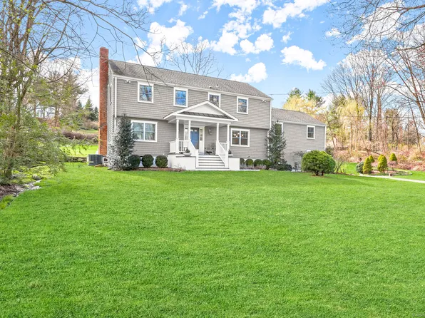 40 Siwanoy Lane, New Canaan, CT 06840