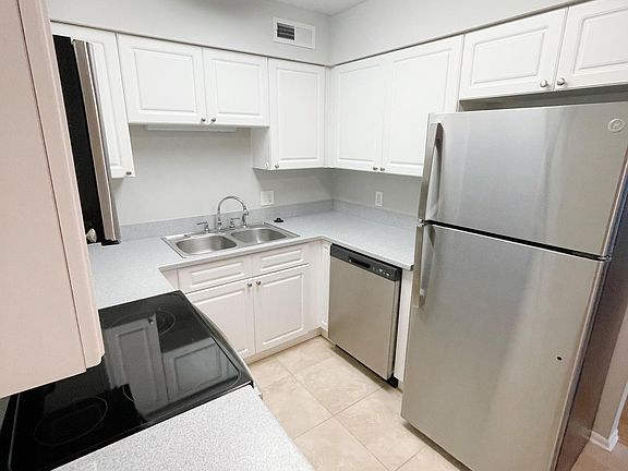 2nd image of 3215 W Swann Ave APT 27