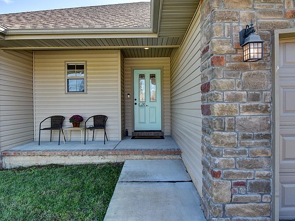 5th image of 3092 E Bradford St