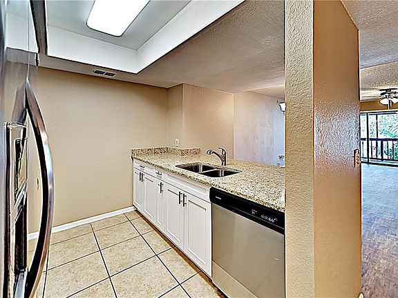 5th image of 9477 Tara Cay Ct