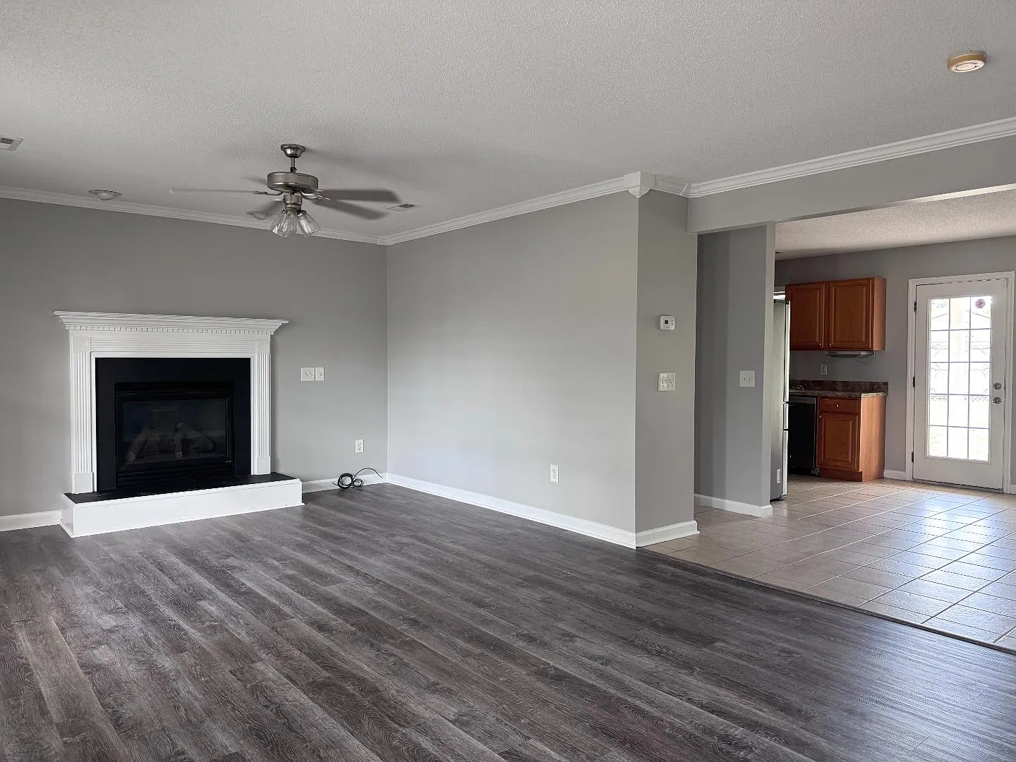 115 Dover Ct E — Photo 3