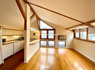90 Putnam Ave APT 4, Cambridge, MA 02139