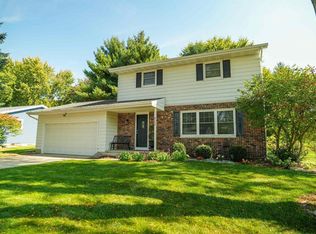 933 Allison St, Sun Prairie, WI 53590