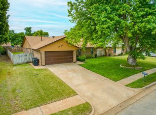 1520 NE 2nd St, Moore, OK 73160