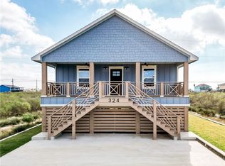 324 W Live Oak Ln, Rockport, TX 78382