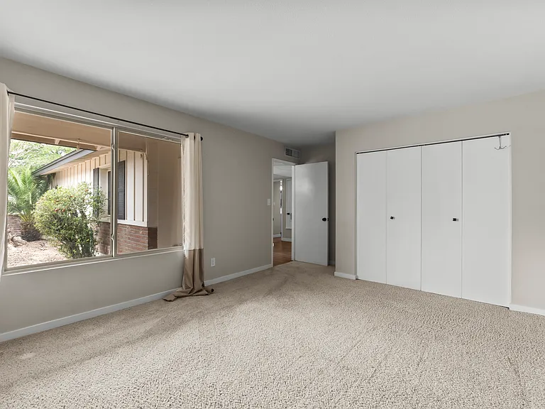 1229 E Manhatton Dr — Photo 14