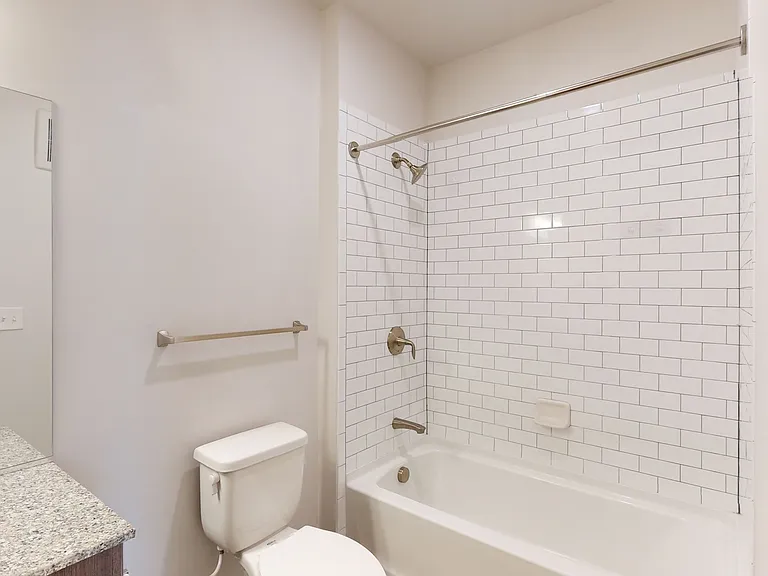1274 at Towson — Photo 38