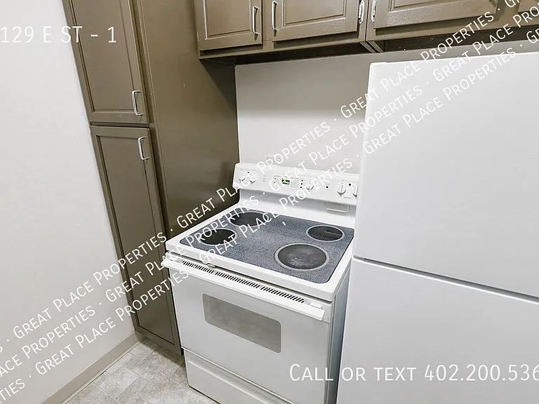 1129 E St #1 — Photo 7