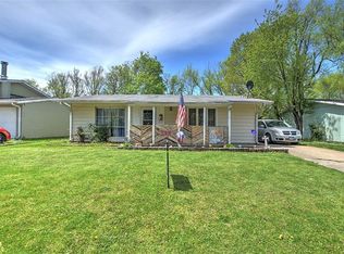 3573 Hummingbird Dr, Decatur, IL 62526