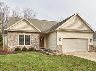 311 Hidden Pond Dr, Doylestown, OH