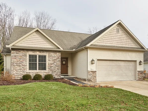 311 Hidden Pond Dr, Doylestown, OH 44230