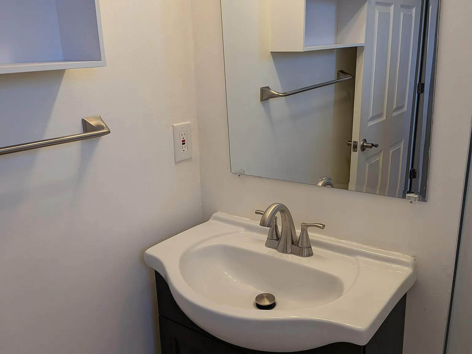 2 bed, 676 sqft, $1,200 — Photo 3