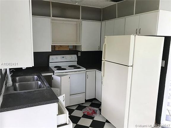 3rd image of 271 NE 22nd St