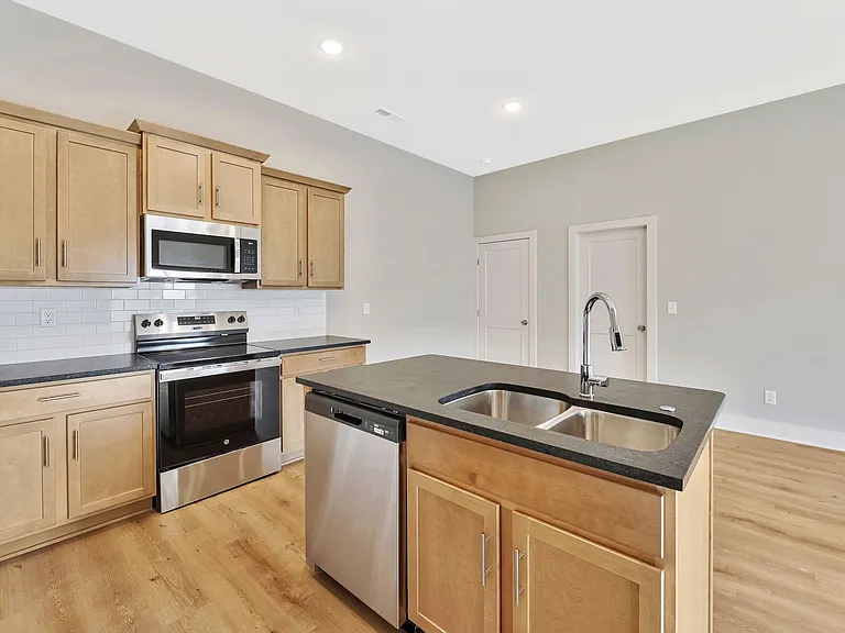 576 Long Path Ct — Photo 20
