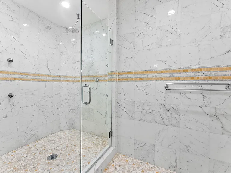3 Isla Bahia Dr — Photo 32