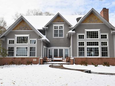 584 Lac La Belle Dr, Oconomowoc, WI, 53066