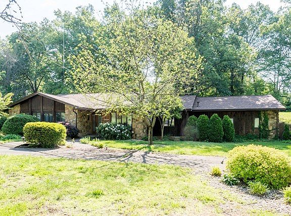 2nd image of 3456 Oaklane Dr