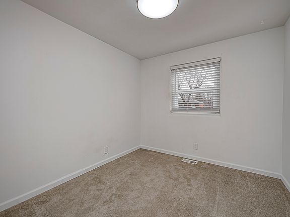 5th image of 4022 N Bolton Ave
