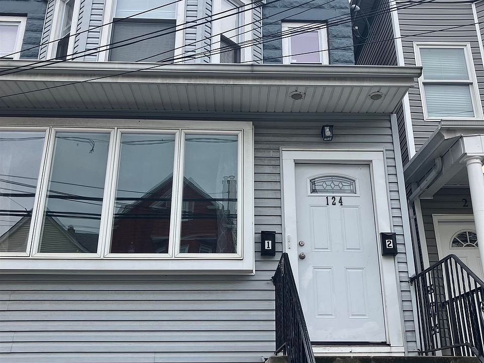 1st image of 124 W 27th St Floor 2