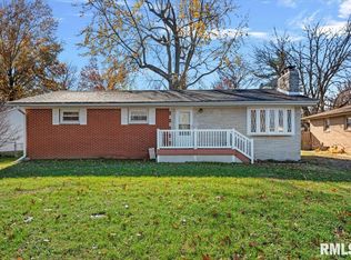 920 E Washington St, Riverton, IL 62561