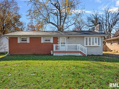 920 E Washington St, Riverton, IL, 62561