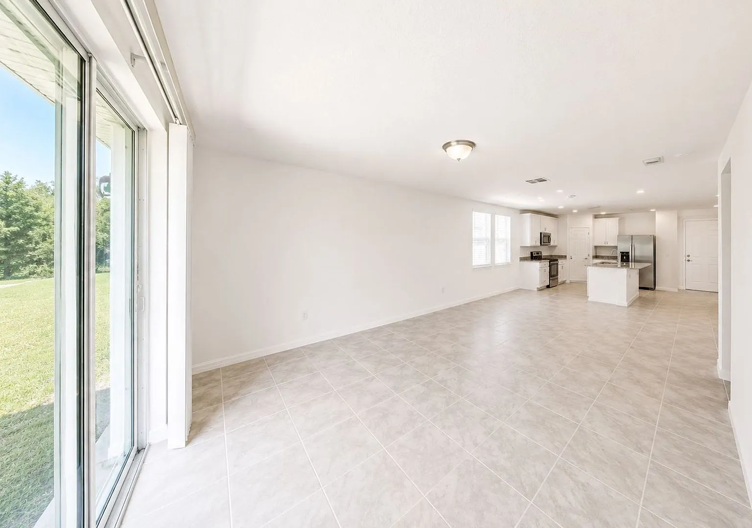 3 Bedroom Davenport Home with Flex Room in Deer Run — Photo 2