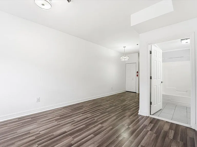 318 54th St #1B — Photo 9
