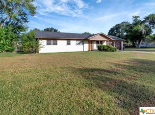 607 Perth St, Victoria, TX 77904