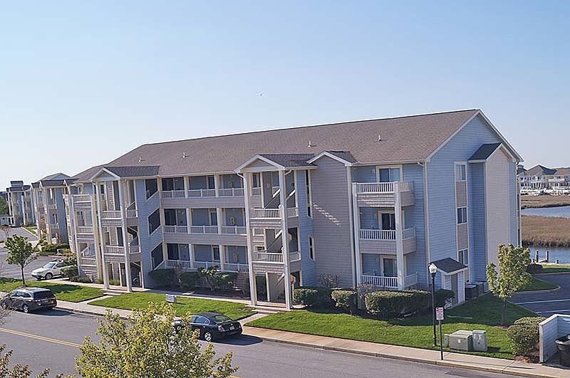 1st image of 203 S Heron Dr