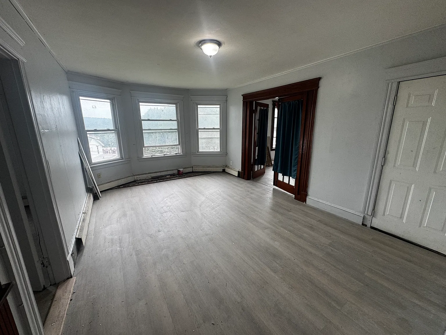 3 bed, 946 sqft, $2,000 — Photo 4