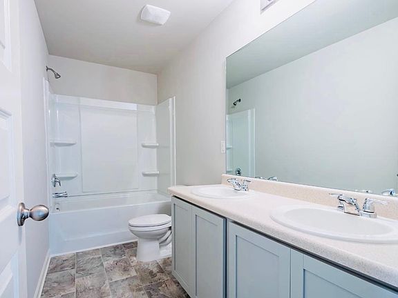 4th image of 1244 Brookstone Cir NE