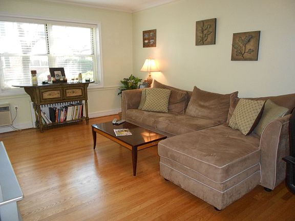 5th image of 43 N Forest Ave APT C1