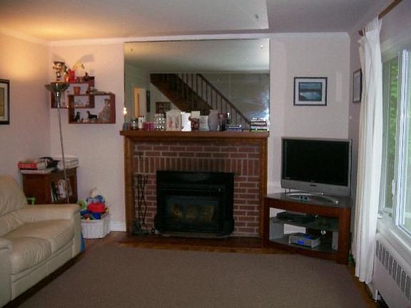 3rd image of 3712 Hudsonview St