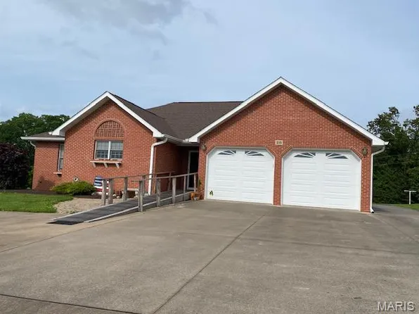 28 Spring Lake Rd, Perryville, MO 63775