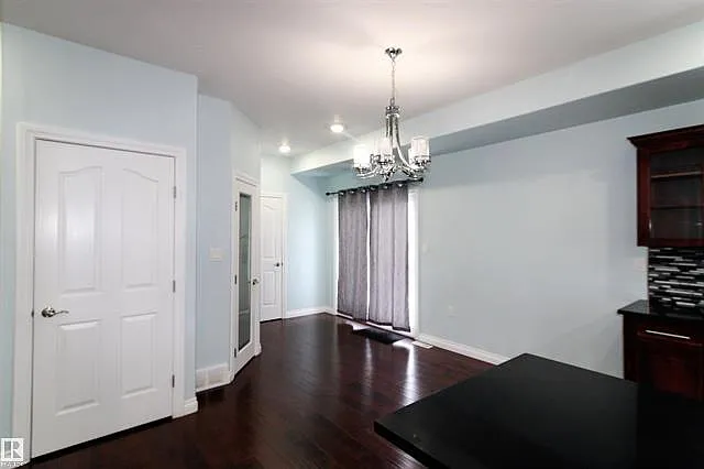 5106 45th Ave — Photo 2
