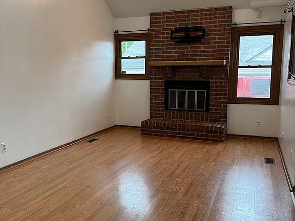 4th image of 1620 S Longford Ln APT 104