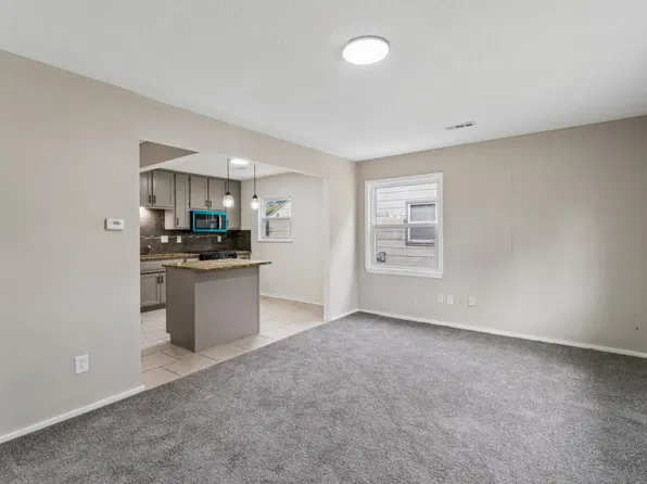 5017 Locust Ave, Kansas City, KS 66106
