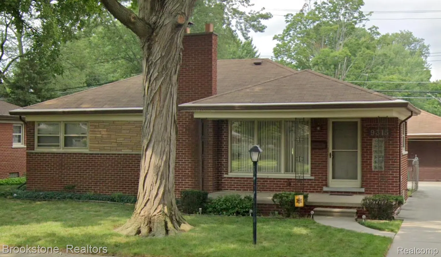 9315 Hemingway Ave photo 1
