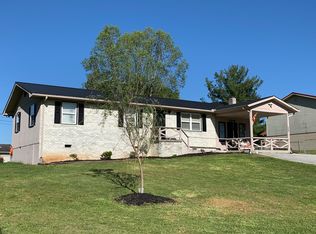 286 Woodvine St, Jacksboro, TN 37757