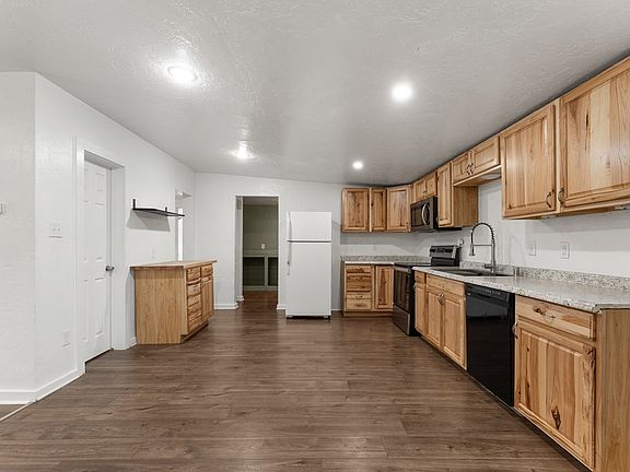 5th image of 3623 Pecan Pl