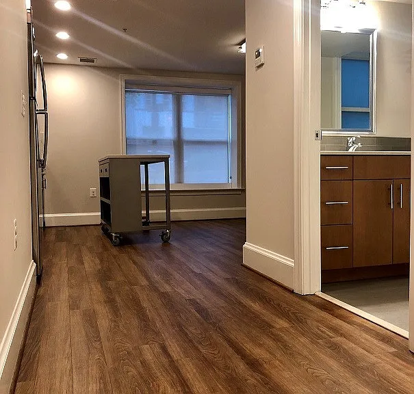 1712 17th St NW — Photo 2