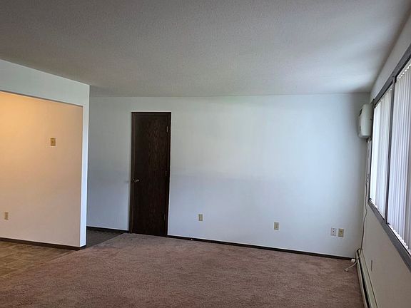 3rd image of 1927 Hartle Ave #1D