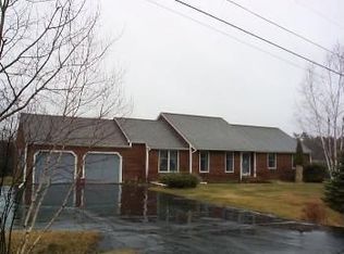 11 Newton Dr, Gorham, ME 04038