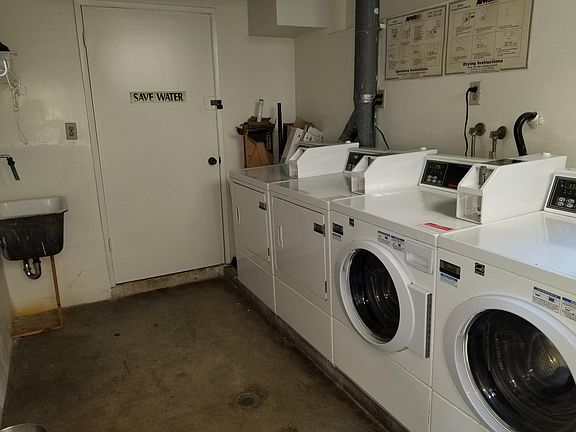 4th image of 1247 S Bundy Dr #209