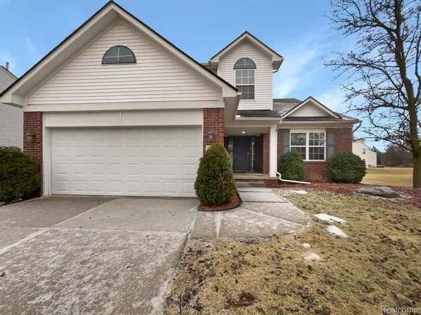 39311 Commons Dr, Romulus, MI 48174