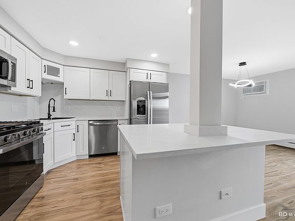 5th image of 7112 99th St APT 209